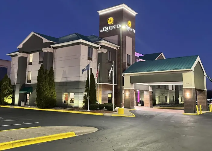 La Quinta Inn & Suites By Wyndham Louisville East