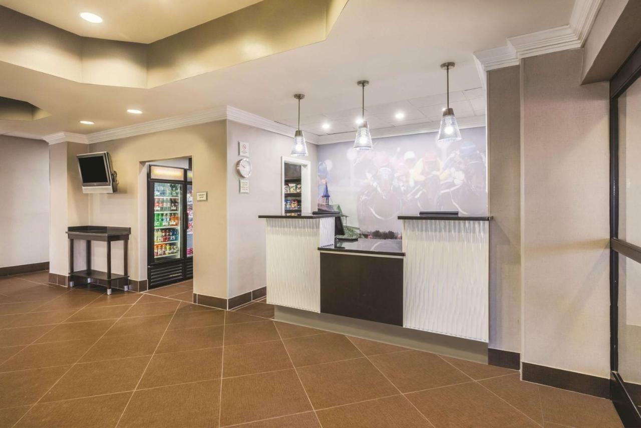 La Quinta & By Wyndham East 3* Louisville